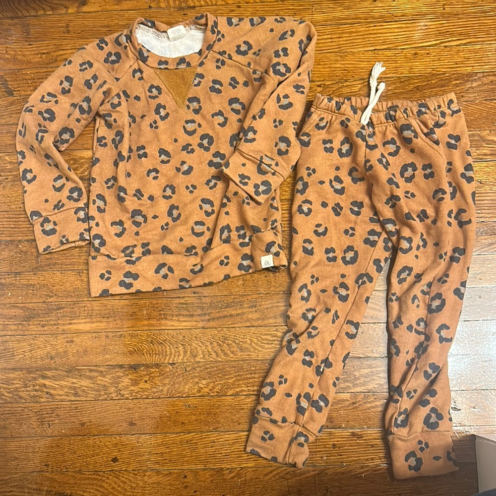 Lulu&Roo (now Little Road) sweat suit 3T